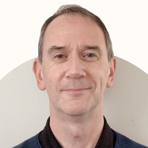 主恩共同創辦人、IAA 持牌移民顧問 Neil Summons